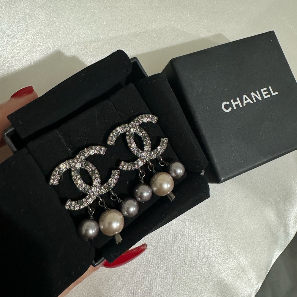 Large Chanel CC earrings